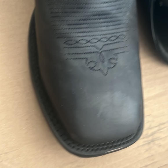 Black cowboy boots - Picture 2 of 5